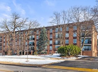 441 N Park Blvd APT 1M, Glen Ellyn, IL