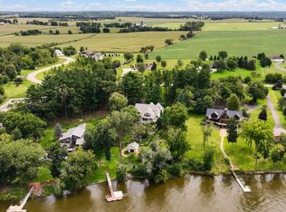 8523 N Stone Farm Rd, Edgerton, WI 53534