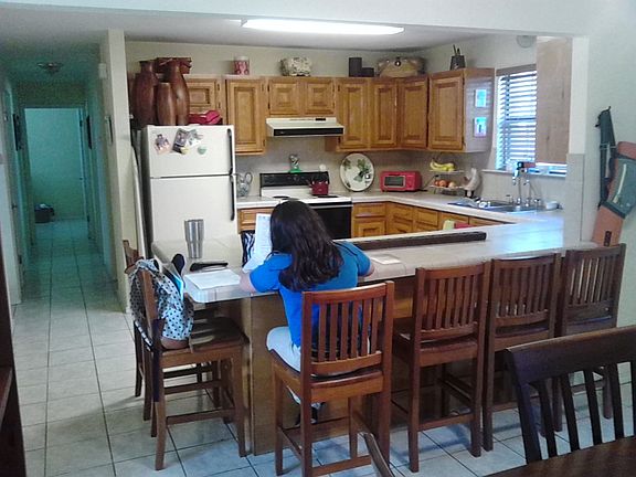 2nd image of 1001 Camelot Dr #6236