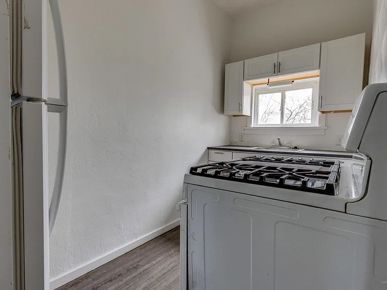 440 Hays Ave — Photo 12