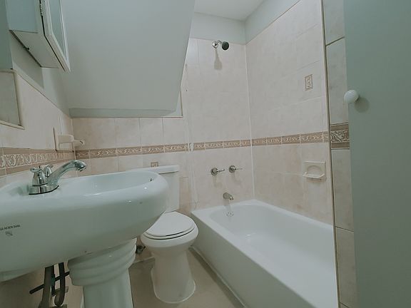 5th image of 352 Broadway #1R
