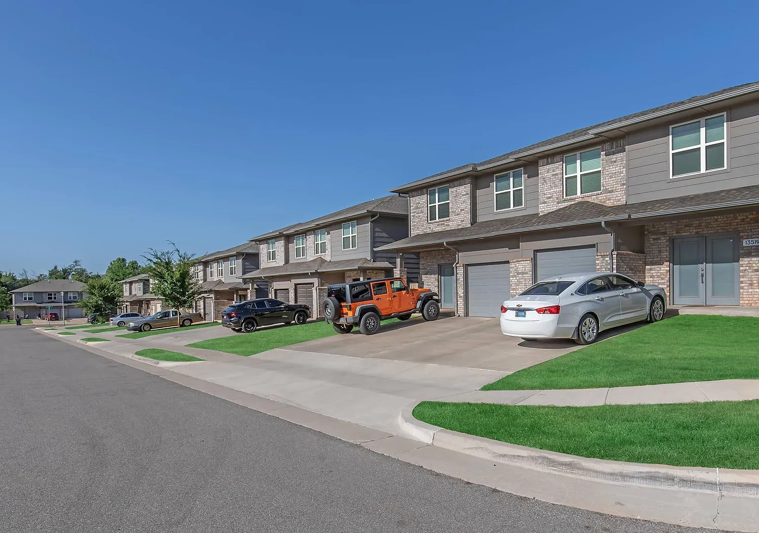Afton Grove Townhouses — Photo 2