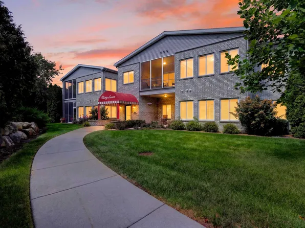 37 Cherokee Cir #P13-23, Madison, WI 53704
