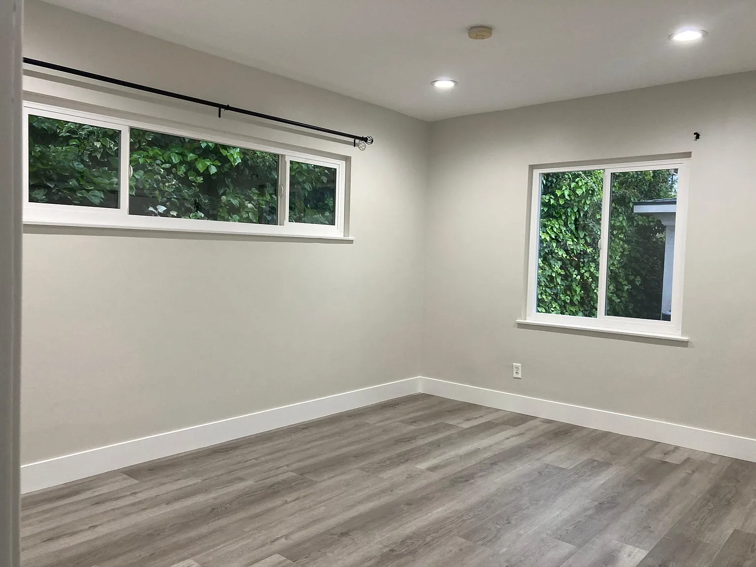 3362 Angelus Ave — Photo 2