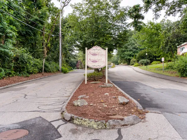 340 Sunderland Rd #23D, Worcester, MA 01604