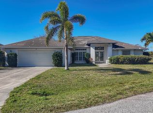 27 Clubhouse Pl, Rotonda West, FL 33947