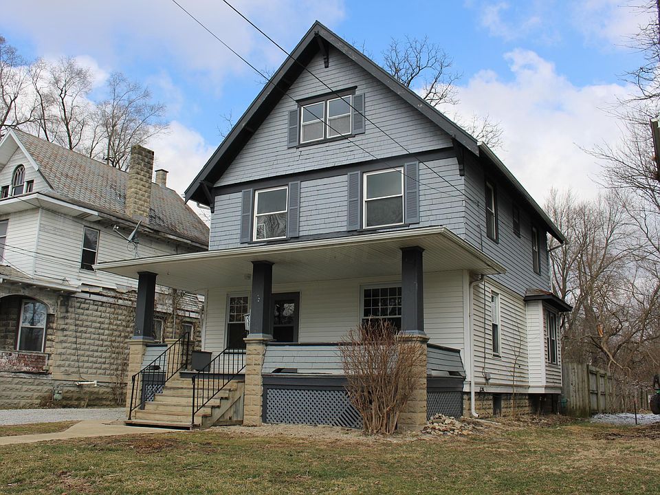 1st image of 231 E Blagrove St