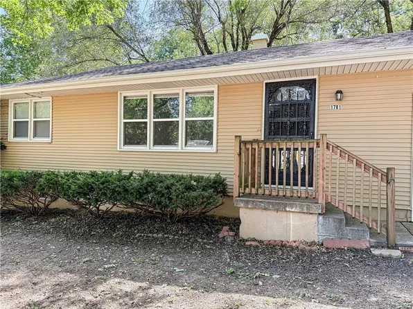 1701 N Kiger Rd, Independence, MO 64050