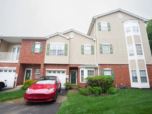 32 Windsor Dr, Lincoln Park Boro, NJ 07035