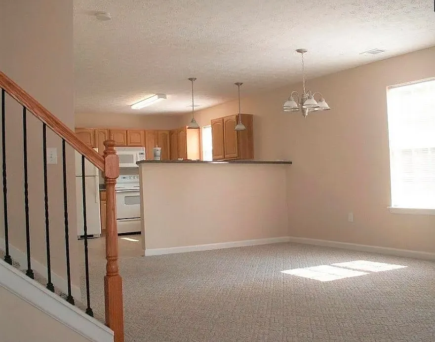 Snowbird Ln, Douglasville — Photo 3