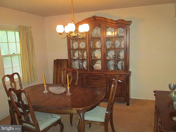 4th image of 113 Danbury Rd