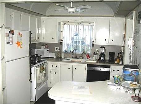 4th image of 5300 Washington St #204U