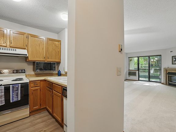 4th image of 7625 Edinborough Way APT 2116
