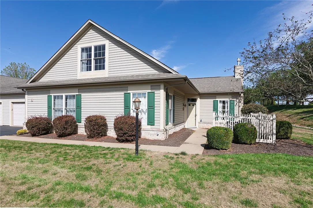 1153 Cobblestone Ln photo 1