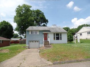 717 Crooks Ave, Ravenswood, WV 26164