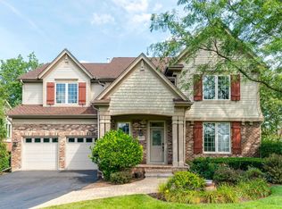 2411 Overview Dr, Buffalo Grove, IL 60089