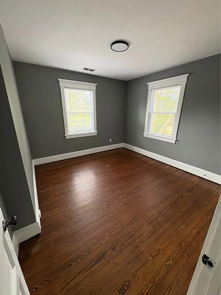 1439 Shore rd — Photo 4