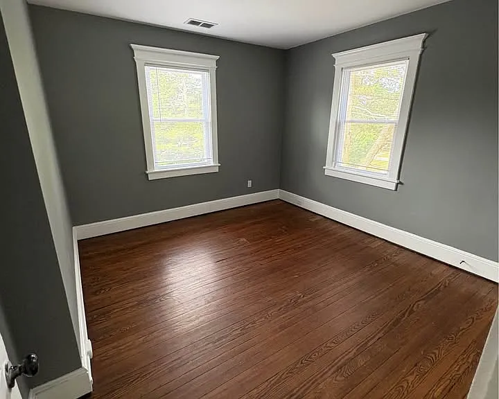1439 Shore Rd — Photo 4
