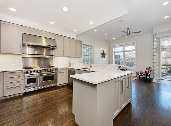 5th image of 1934 N Wolcott Ave