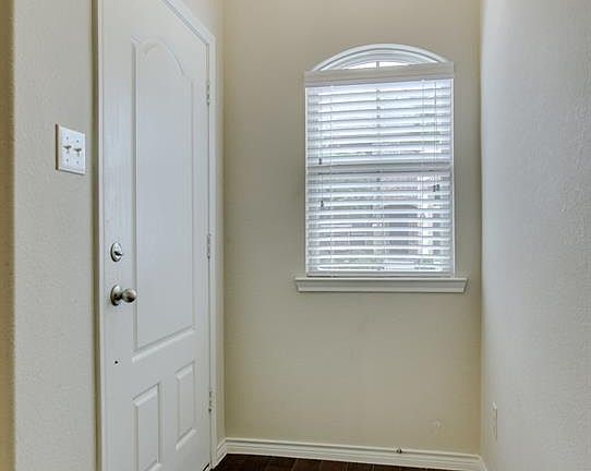 5th image of 4253 Kiowa Dr