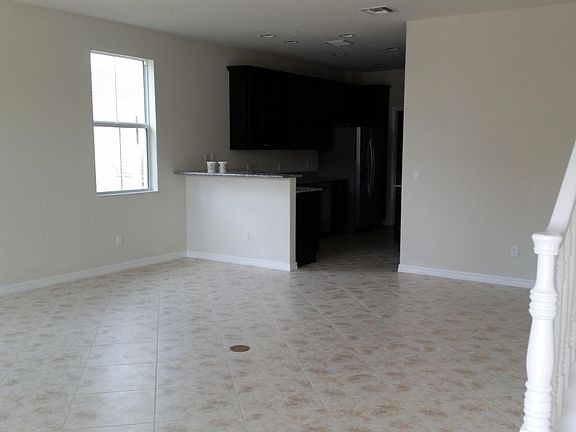 3rd image of 1221 Dakota Dr