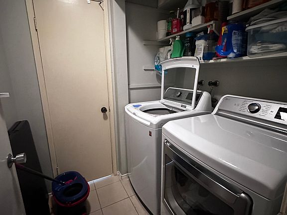 5th image of 2540 Clairemont Dr Unit 104