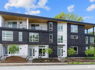 3257 W Commodore Way, Seattle, WA 98199