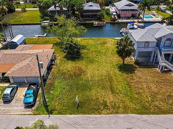 3rd image of 6710 Driftwood Dr