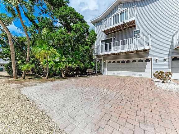 2nd image of 6250 HOLMES BOULEVARD #56