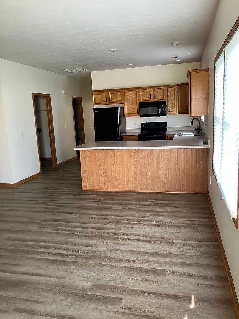 2 Bedroom, Ranch Townhome with Garage - Available Now! — Photo 1