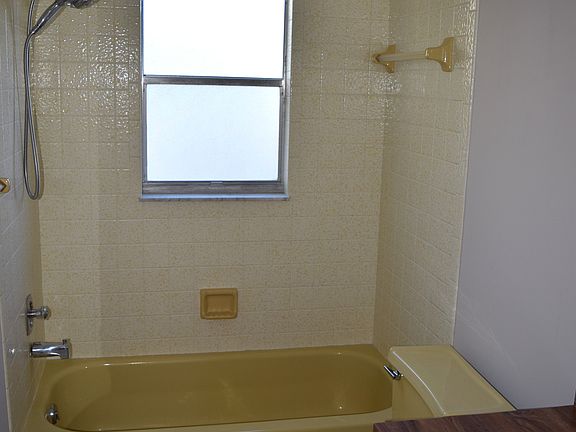5th image of 3106 Winchester Dr