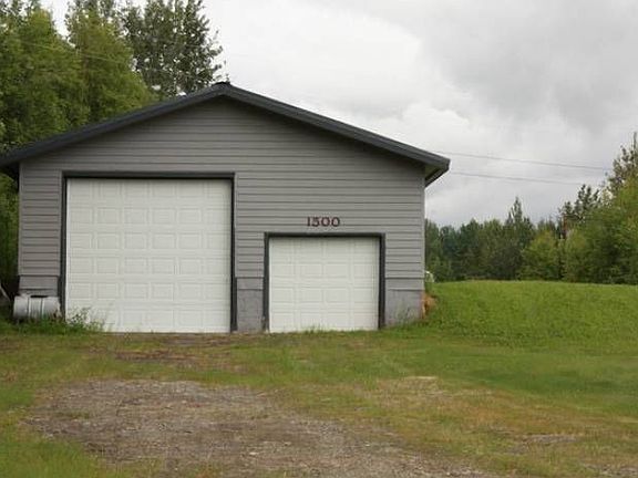 Detached Garage/Shop