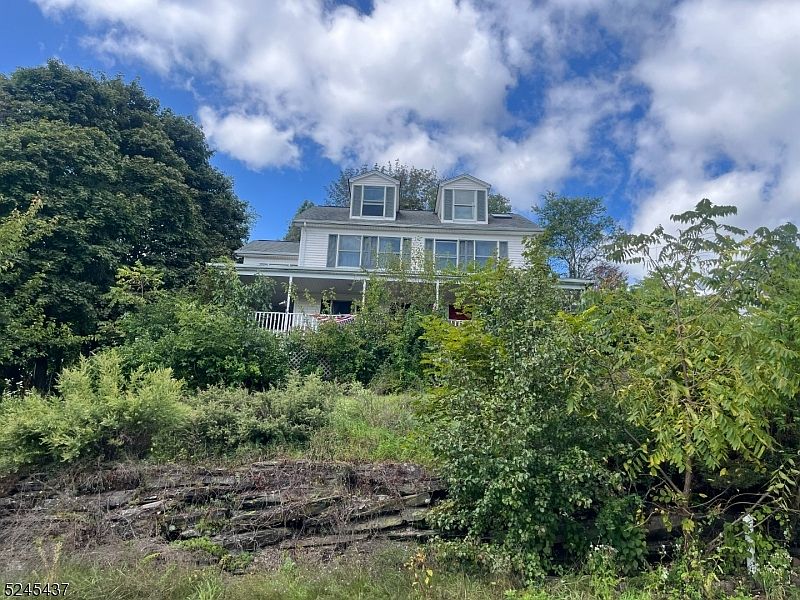 1st image of 28 Douma Dr