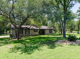 911 Dove Dr, Manchaca, TX 78652