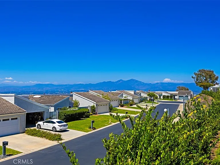 22821 Mariano Dr — Photo 56