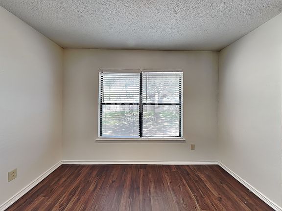 5th image of 8334 Tavern Point
