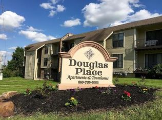 13917 Grandboro Ln APT 102, Grandview, MO 64030