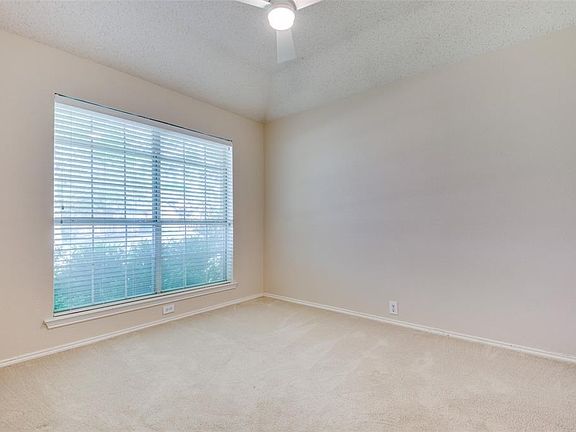 5th image of 7116 Chateau Dr