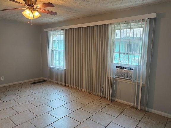 5th image of 157 N Decker Ave
