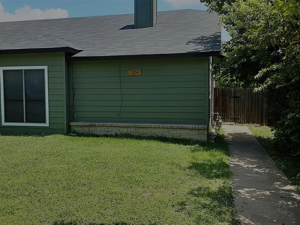 1204 Orchard Park Cir