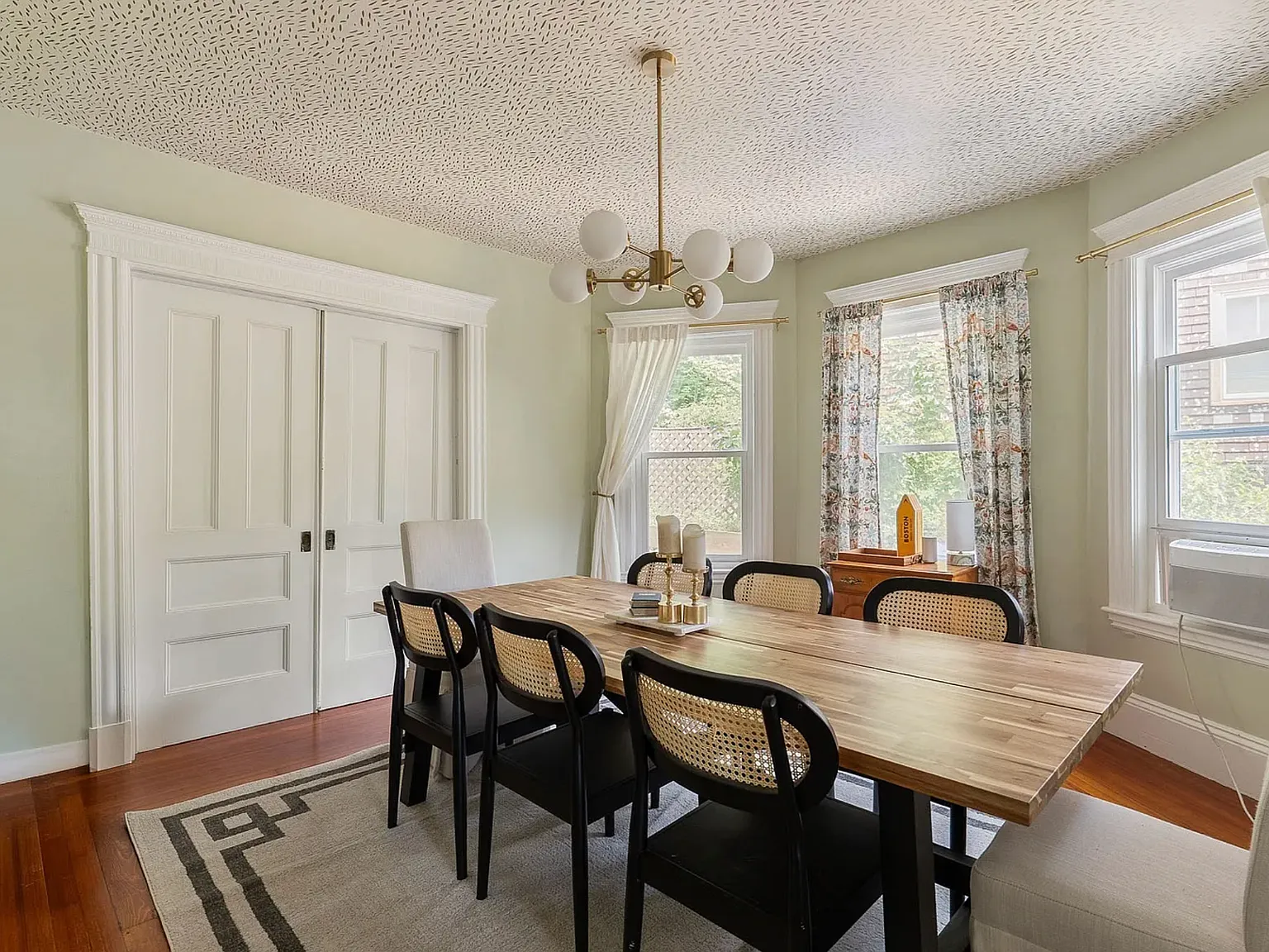 4 bed, 1.5 bath, 1603 sqft, $3,750 — Photo 3