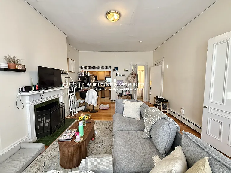 337 Beacon St #4 — Photo 5