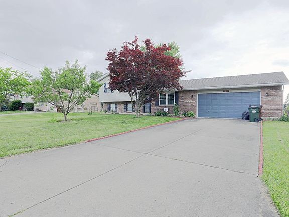 2nd image of 6391 Hollyberry Ln
