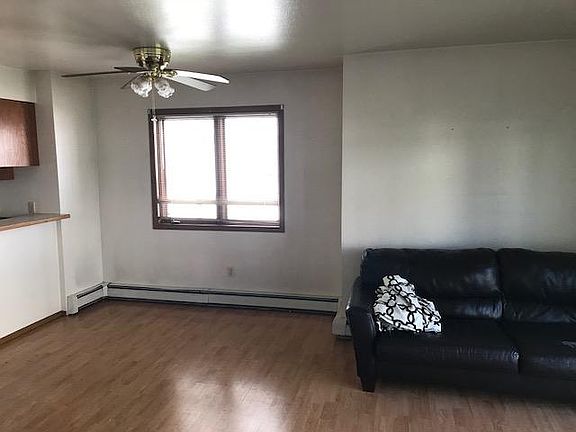 5th image of 2805 Cowles St APT 1