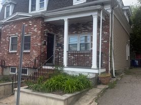 16 Crescent St, Somerville, MA
