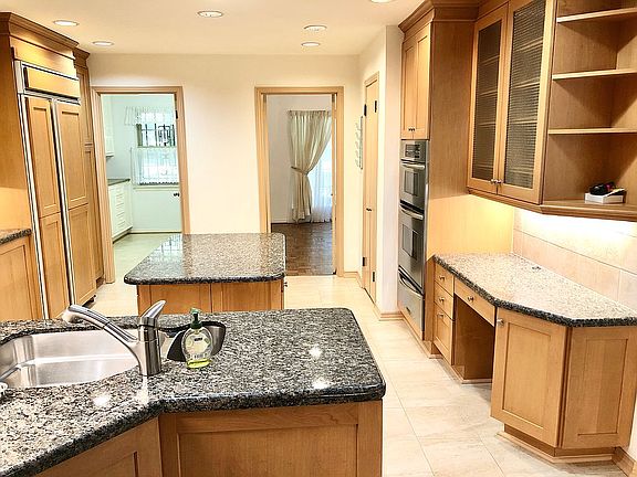 4th image of 3782 Shady Hill Dr