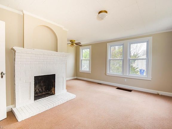 3rd image of 1635 Guilford Dr