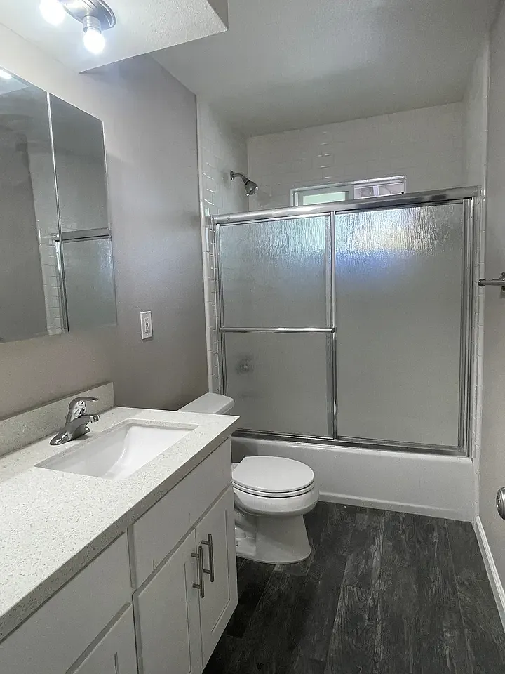 2 bed, 1014 sqft, $3,678 — Photo 3