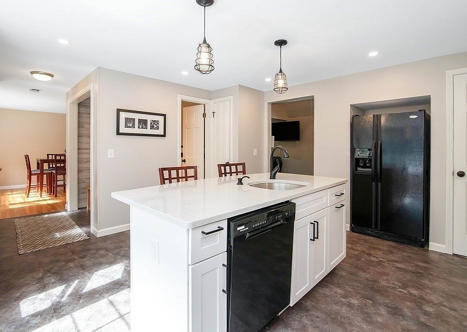 133 Pomeroy Meadow Rd, Southampton, MA 01073 Zillow