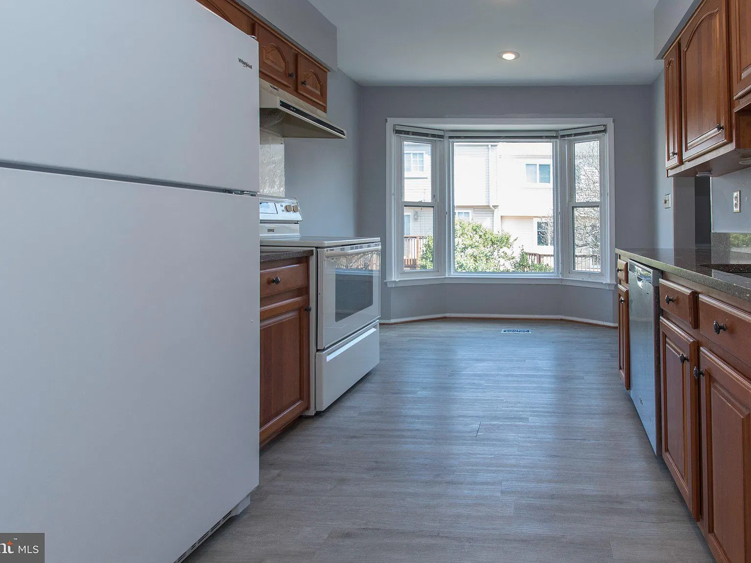 3 bed, 3.5 bath, 1958 sqft, $2,850 — Photo 4